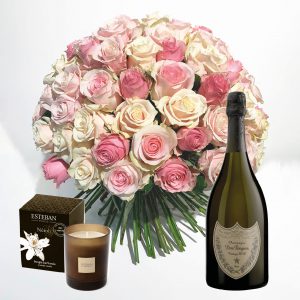 Csodaszép ajándékcsomag luxus rózsacsokorral