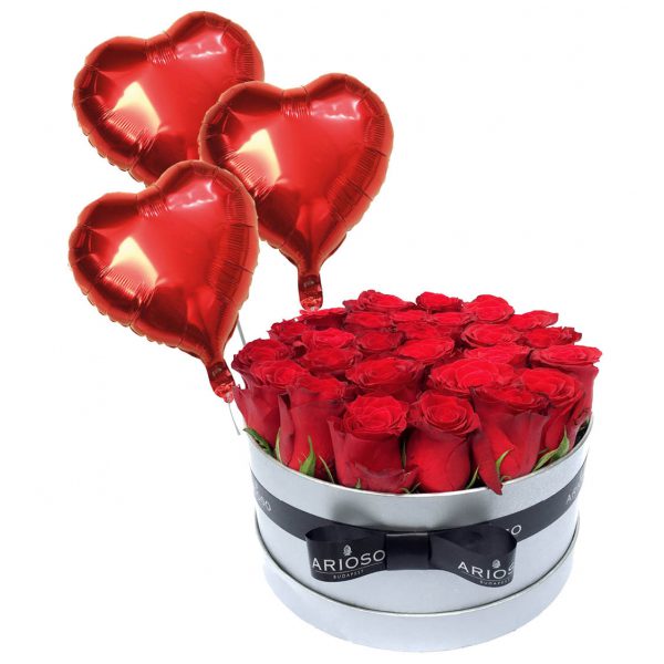 Szerelem ajándékcsomag vörös rózsákkal és lufikkal