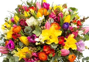 Nőnapi virágok: online is meglephetjük velük a hölgyeket